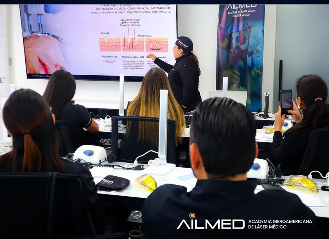 Sesión académica de medicina fotónica en AILMED
